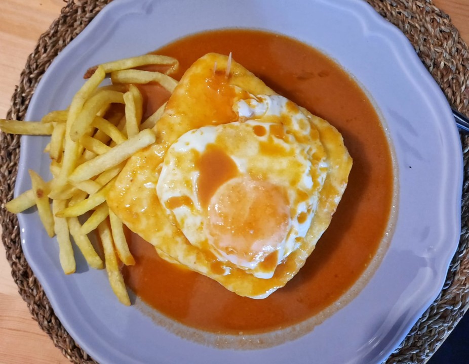 A Francesinha cá de casa