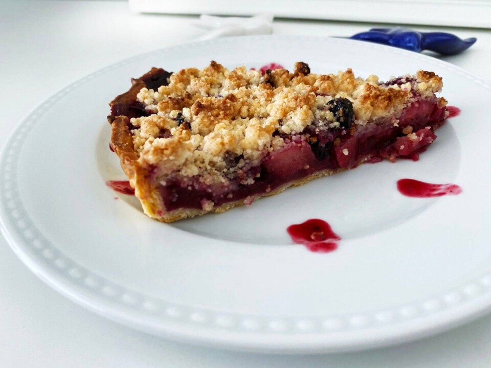 Tarte crumble de maçã e mirtilos