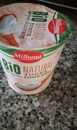 Papinha de iogurte e fruta para bebés